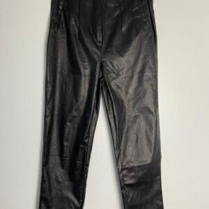 Pantalon Negro en Cuero
